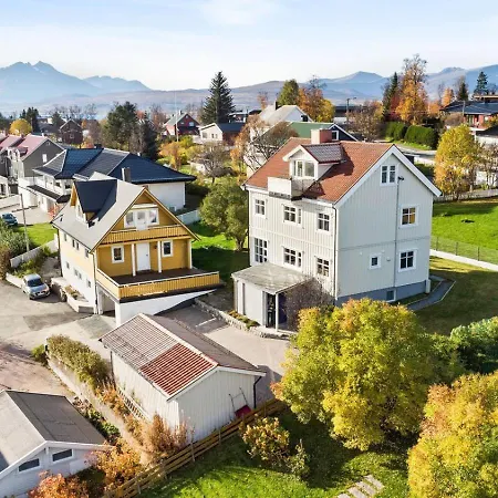 Apartment Koselig Med Fantastisk Utsikt *