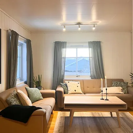 Apartment Koselig Med Fantastisk Utsikt *